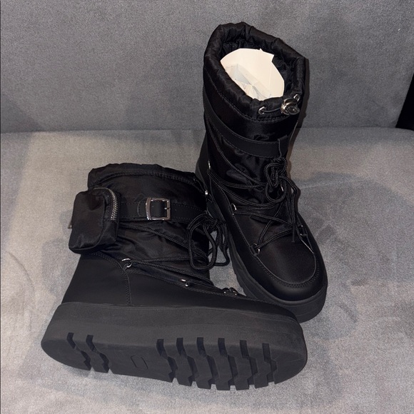 Shoe Dazzle Black Winter & Rain Boots - Picture 1 of 9